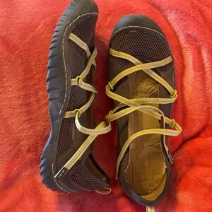 Jeep J-41 Hiking, casual flat shoes brown women's 11